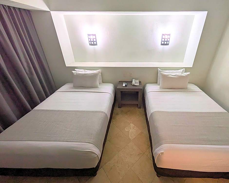 We Hotel Aeropuerto
