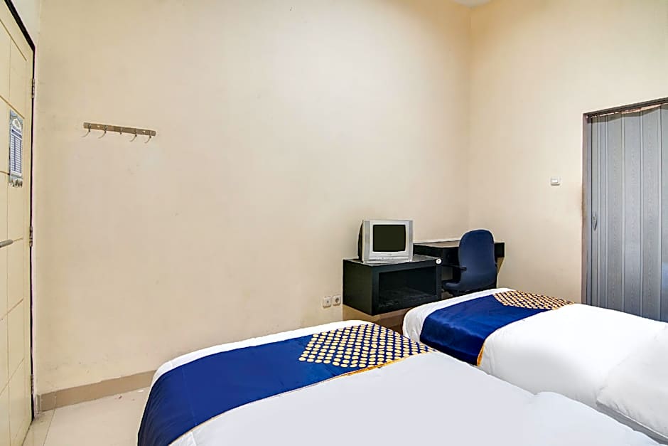 SPOT ON 91772 Nisrina Homestay Syariah