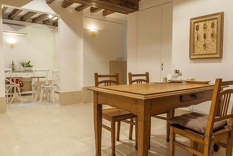 Ca' San Trovaso - 6 Rooms