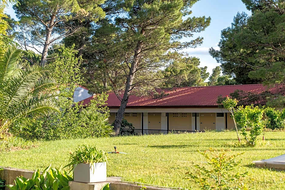 Alemaris Resort