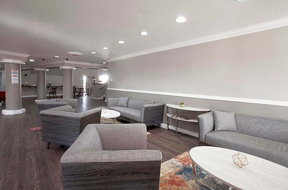 Ramada by Wyndham Barstow