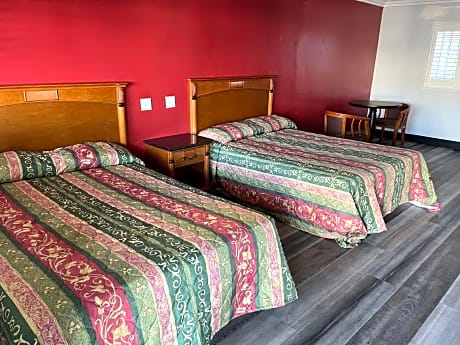 2 Queen Beds Deluxe