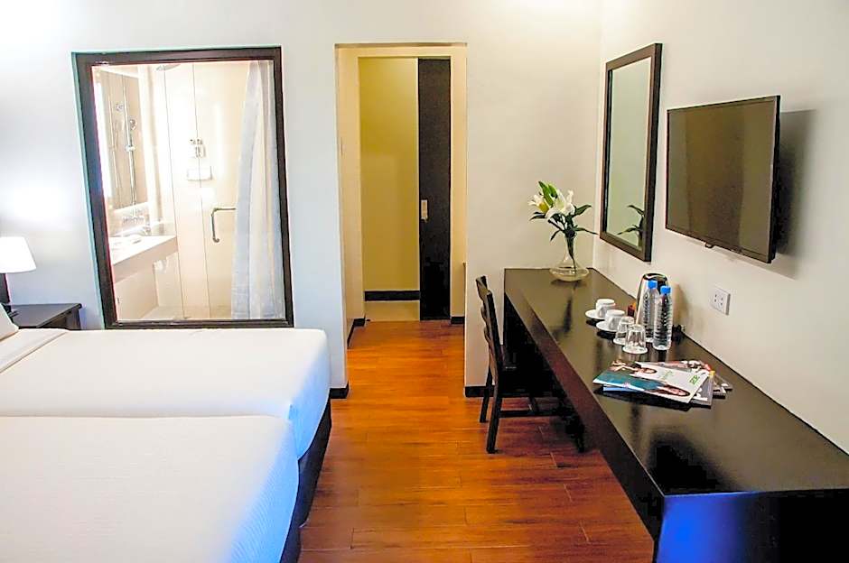 Piña Suites