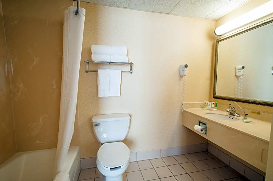 Comfort Inn & Suites Cuyahoga Falls - Akron