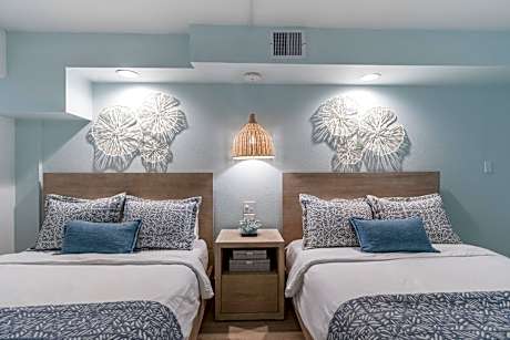 Deluxe One-Bedroom Apartment with Ocean View