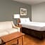 Extended Stay America Select Suites - Wichita - Airport