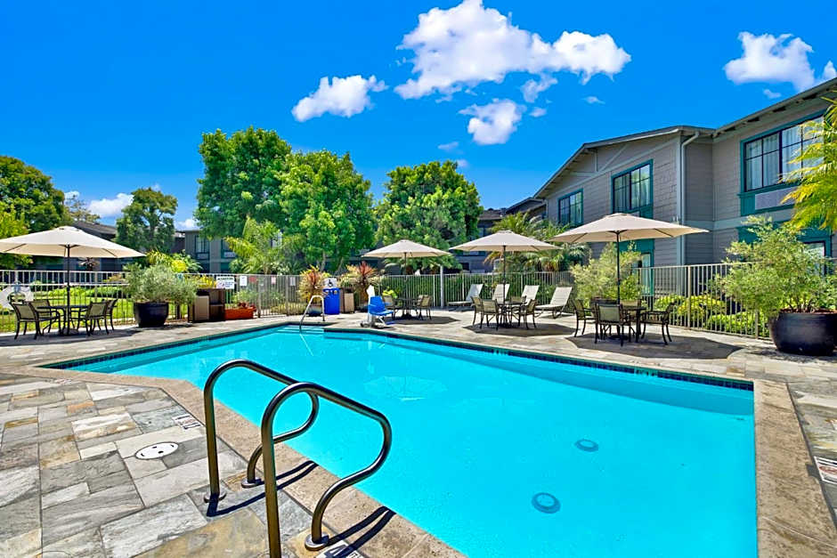 Holiday Inn Express & Suites Carpinteria By IHG