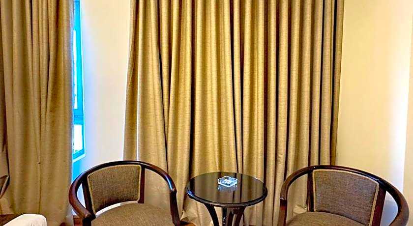Queens Suite Hotel