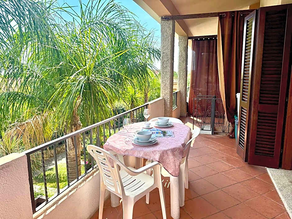 ISS Travel, Villa Fiorita - 800 m from La Cinta beach