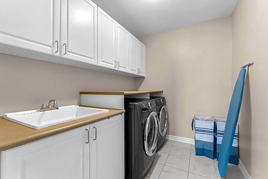 Spacious Family Getaway Near Nature & Dining