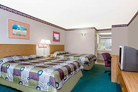 Queen Room with Two Queen Beds - Smoking