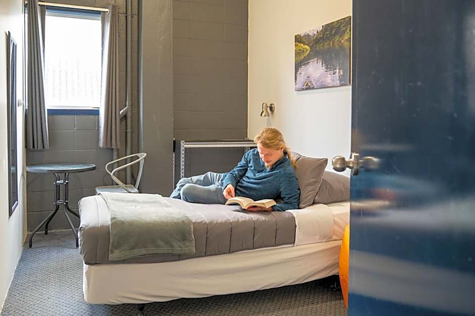 Rock Solid Backpackers Rotorua