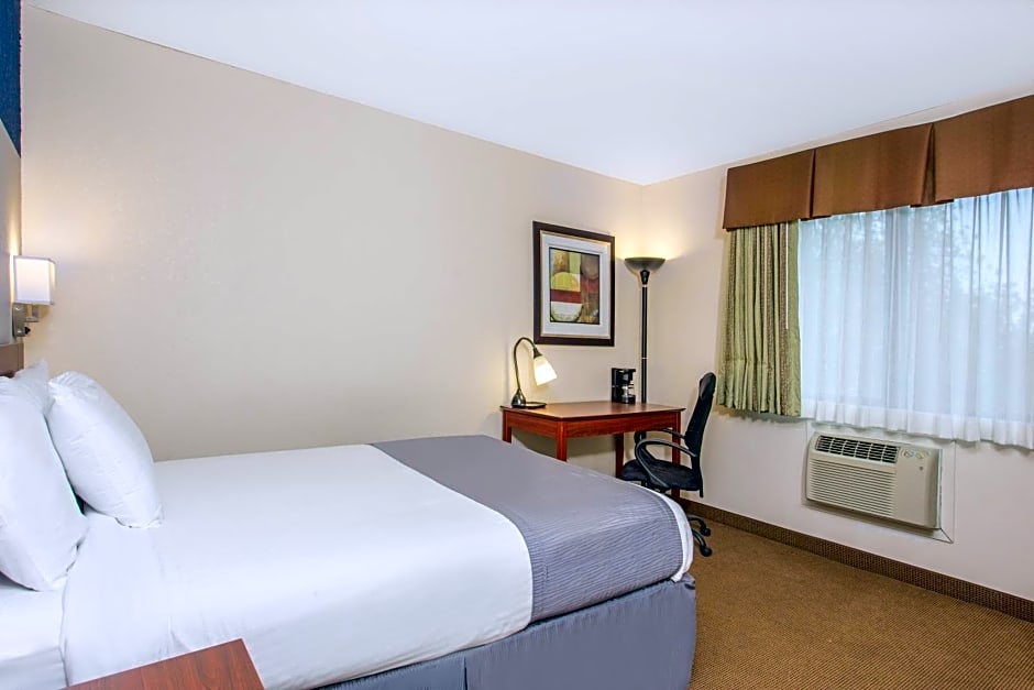 Baymont by Wyndham Dubuque