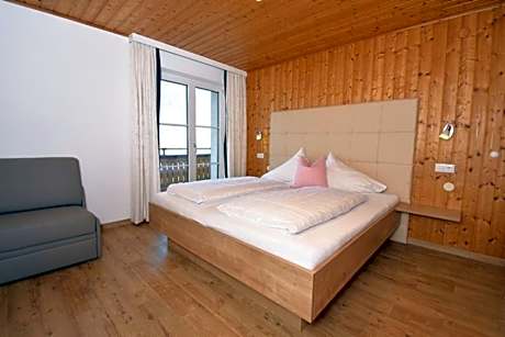 Two-Bedroom Apartment with 2 Bath & Balcony