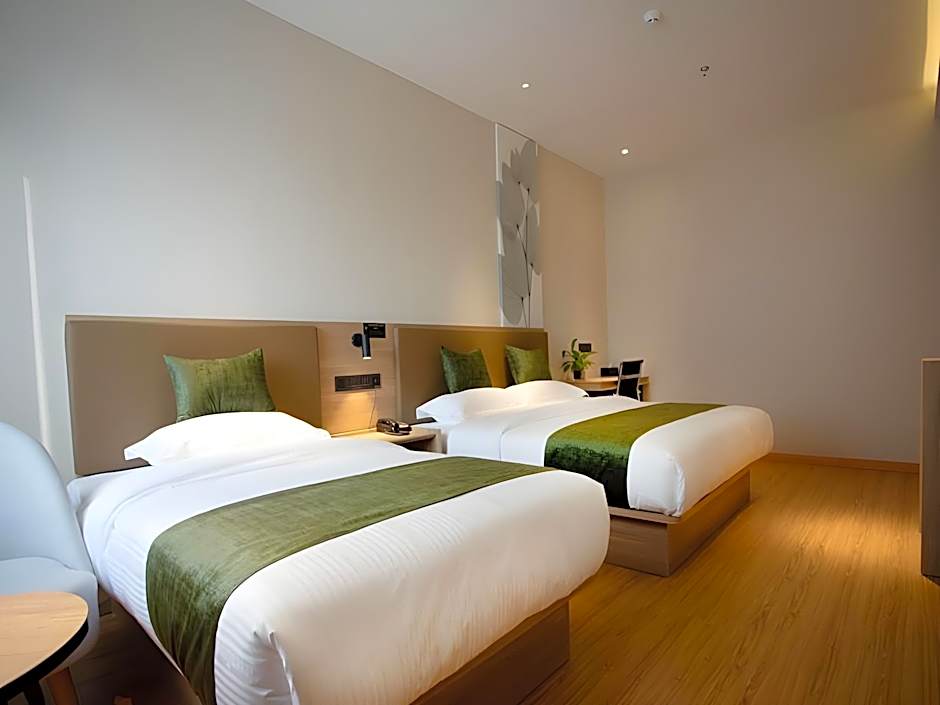 GreenTree Inn Express Shanghai Pudong Lingang New City Yunhan Road