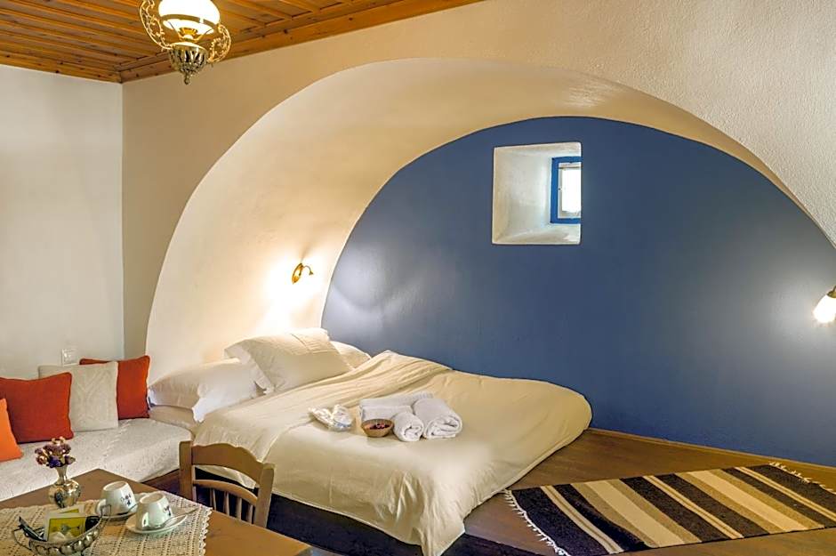 Saxonis Houses & Saxonis Villa