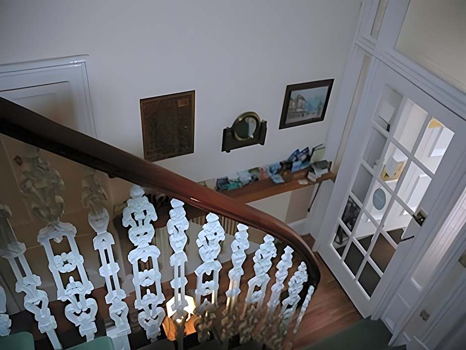 Eglinton Guest House