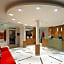 Westside Arc De Triomphe Hotel