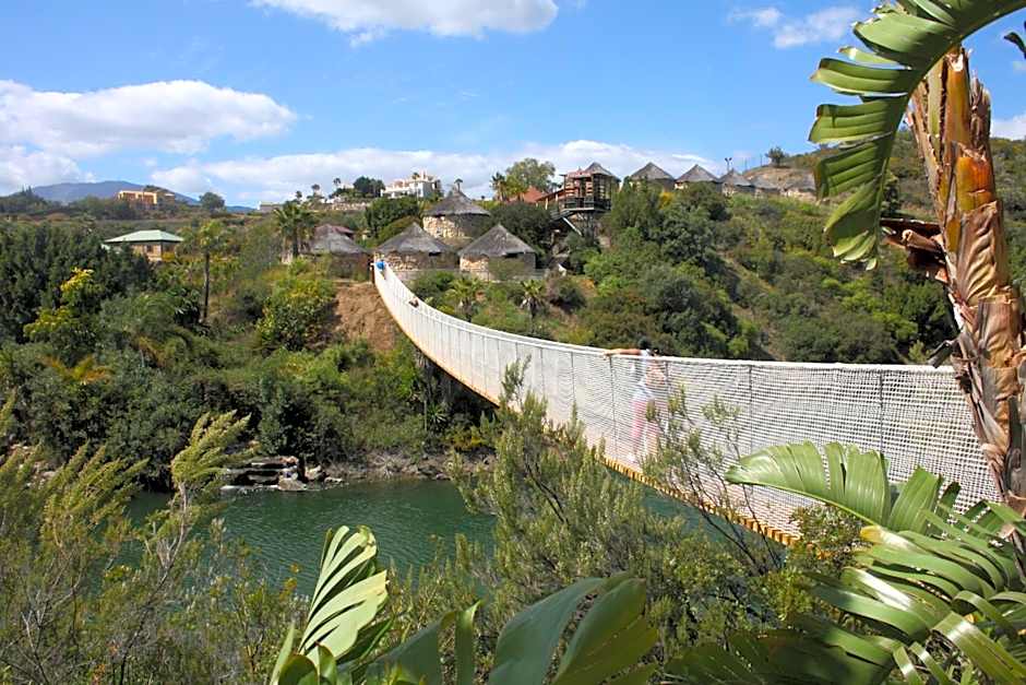 Hotel Selwo Lodge - Animal Park Tickets Included