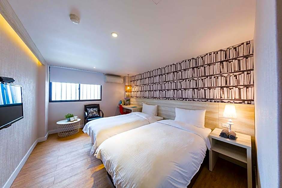 Photo 1 of 5 of 2 Beds, City View