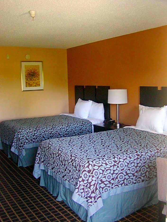 Days Inn by Wyndham Marietta White Water