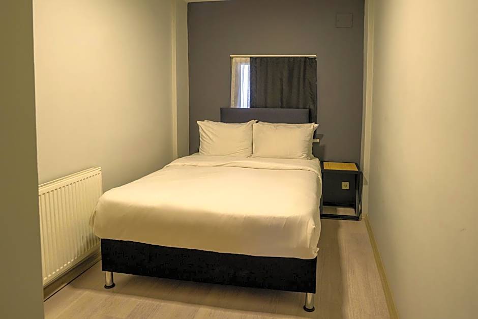 Adresin Hotel