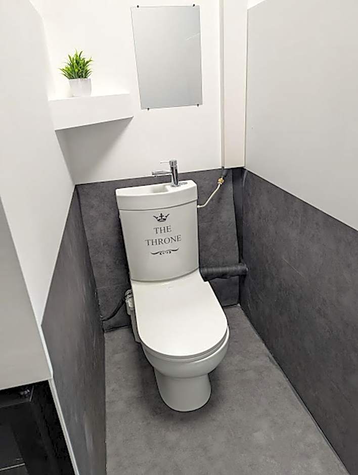 BUSINESS-MOTEL free WiFi & massage, air-con, XXL-Parking, Wallbox, Smart TV, Video-Security