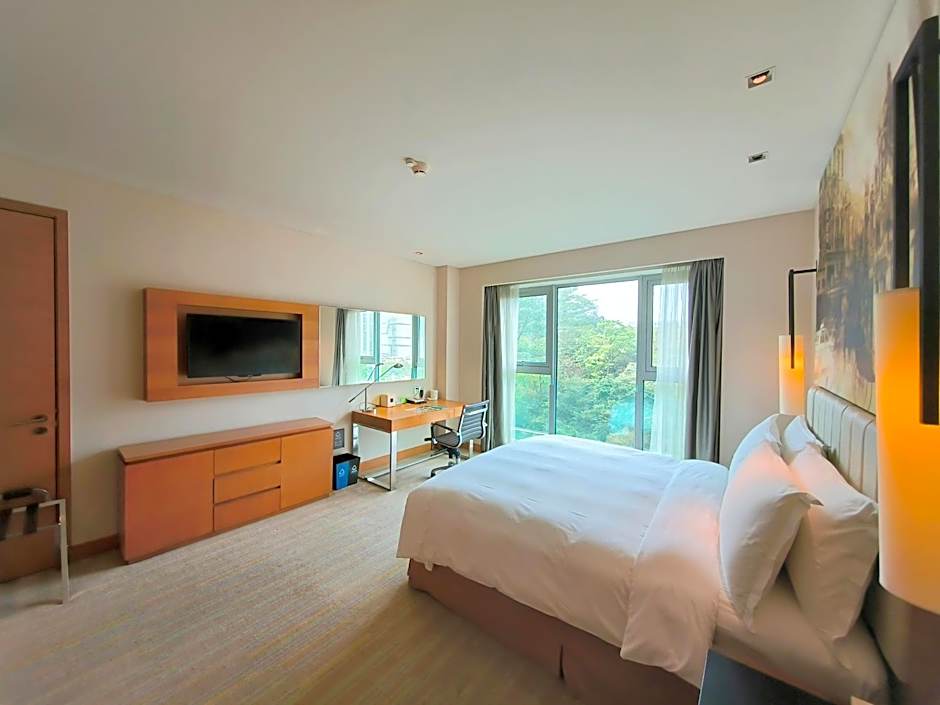 Photo 1 of 4 of 1 King Bed, Accessible