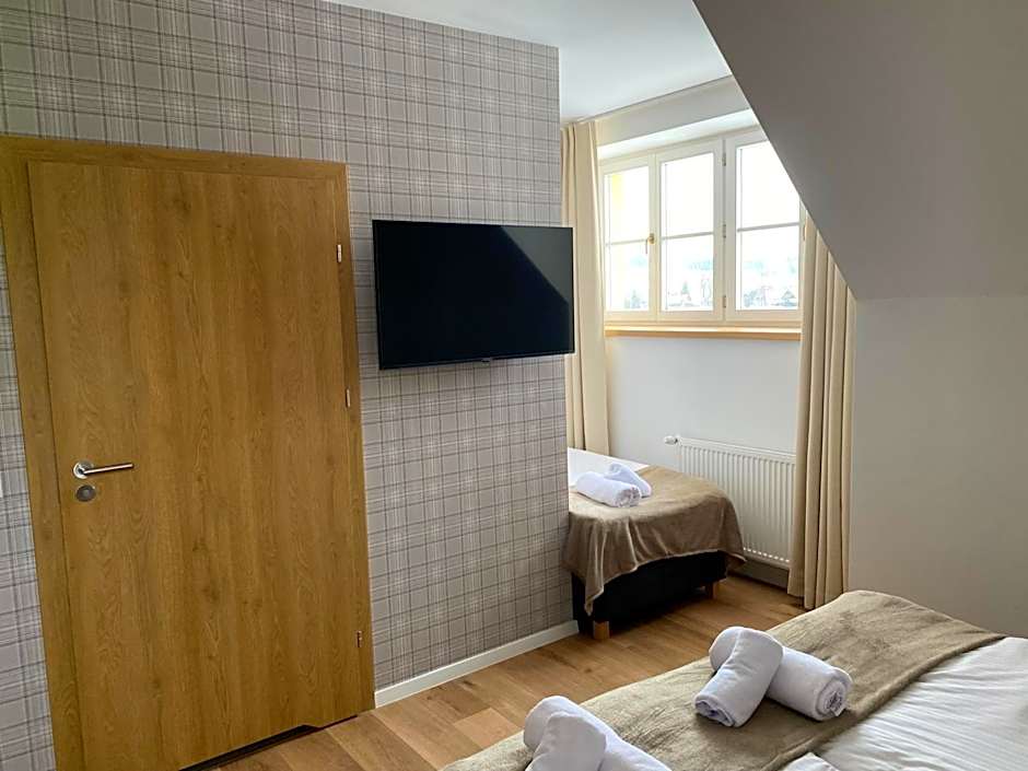 MODRZEW - noclegi w Pyzówce