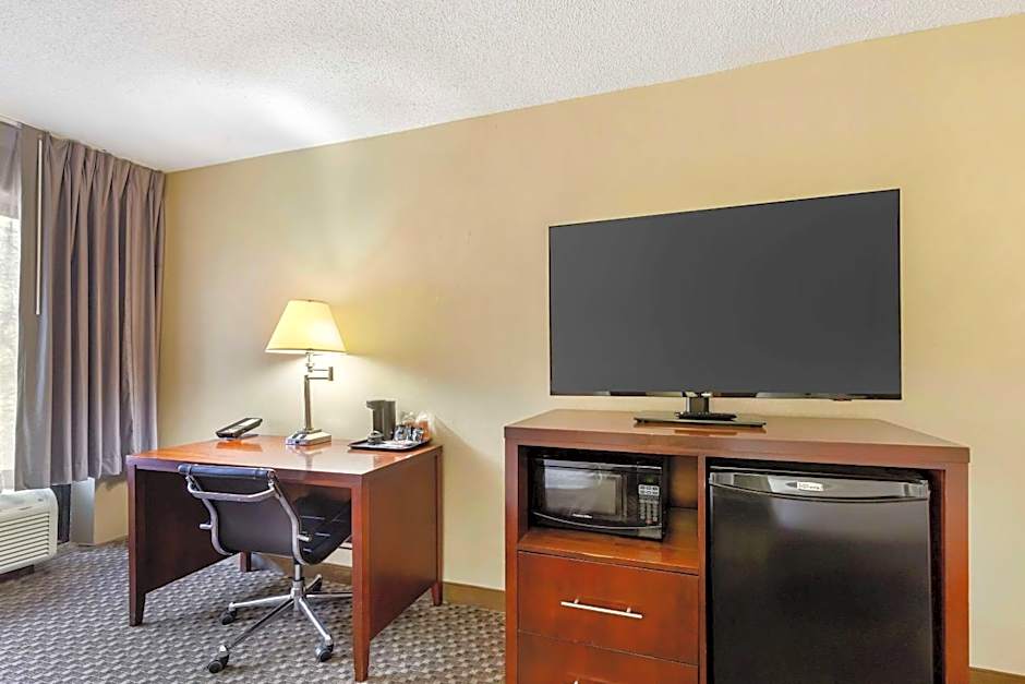 Clarion Pointe Research Triangle Park Durham