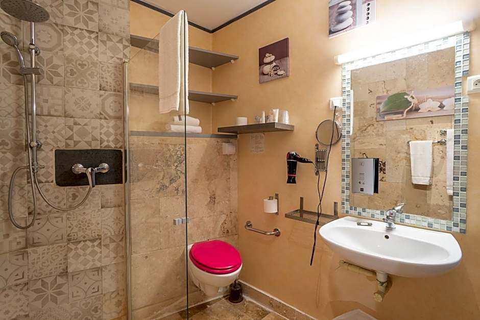 Le President-Gare Nimes Pont Du Gard