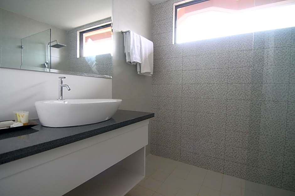 Bryan Condo Suites Makati near Airport