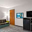 La Quinta Inn by Wyndham Indianapolis Airport Executive Dr