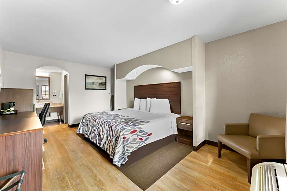 Photo 1 of 8 of Superior 1 King Bed