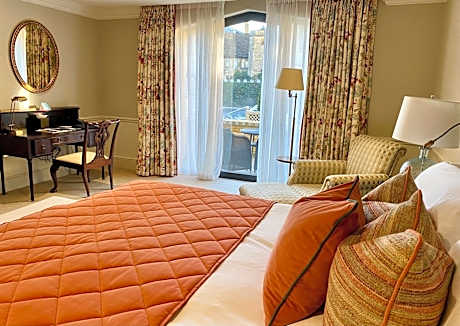 Deluxe Double or Twin Room with Pool View