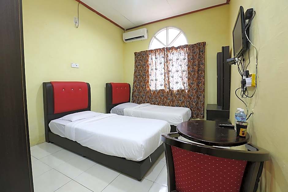 OYO 89819 Raz Hotel Kelulut