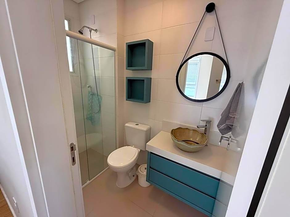 Cód 175 - Apartamento com 2 suítes 400m da Praia de Palmas