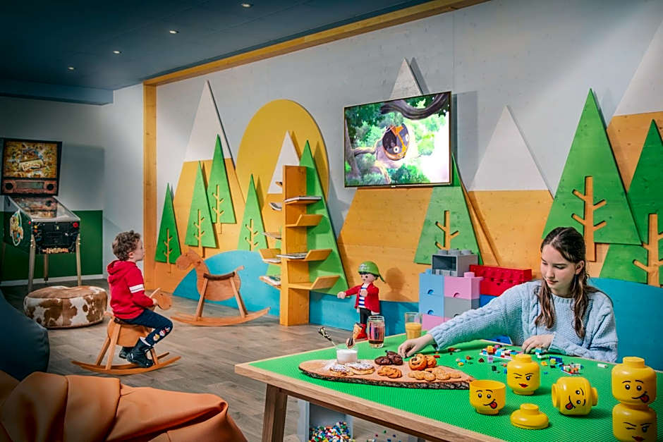 Victoria Hotel & Residence