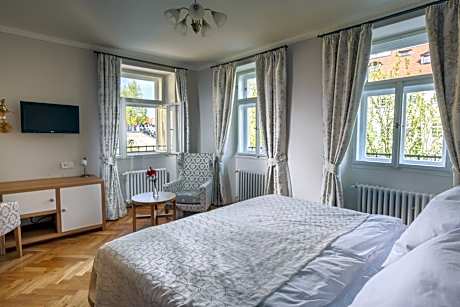 Charles Bridge View Suite