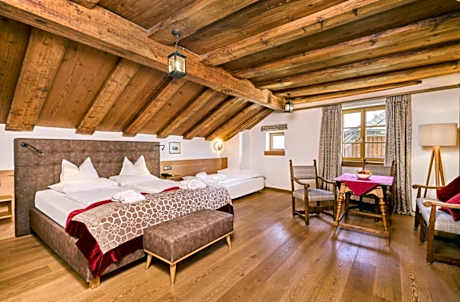 Deluxe Family Room
