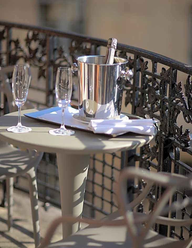 La Clef Louvre Paris by The Crest Collection