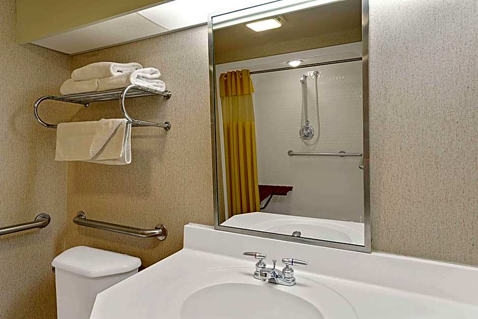 Days Inn by Wyndham Eagan Minnesota Near Mall of America