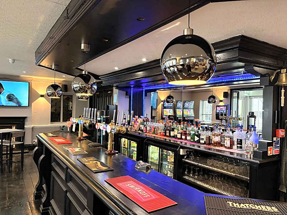 Royal Hotel, Bar & Grill