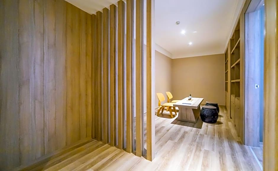 Atour Hotel (Jining Taibai Road Canal City)