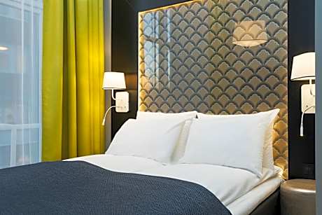 Standard Queen Room
