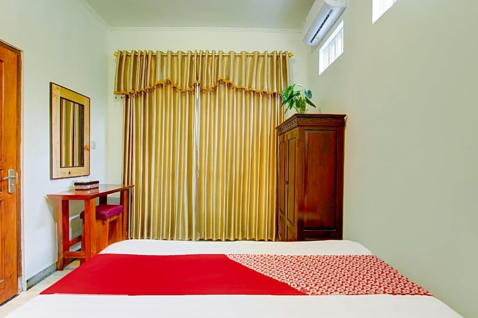 Hotel O Mbah Carik Homestay Syari'ah
