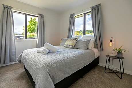 Apartment with Garden View