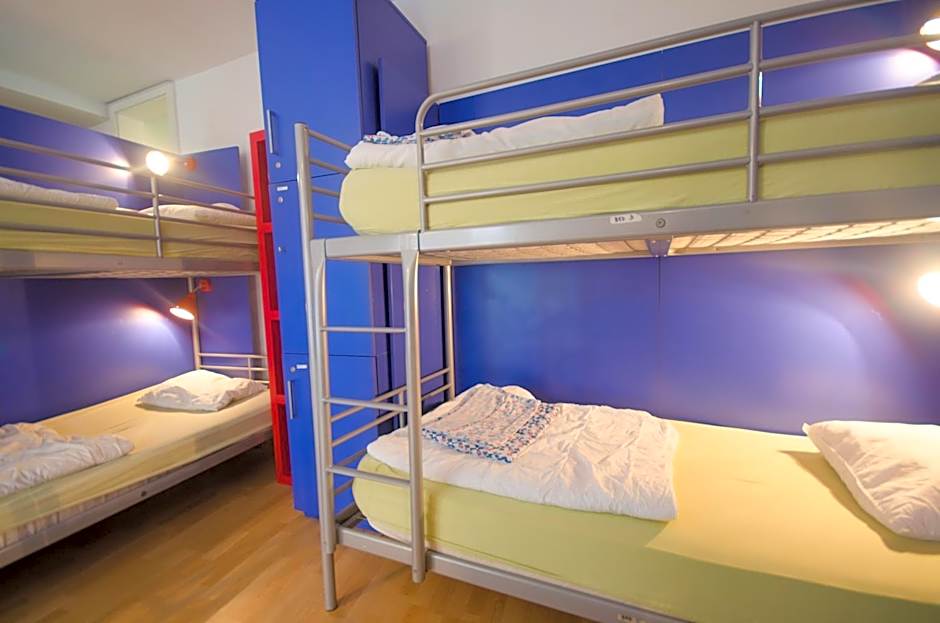 H2O Hostel