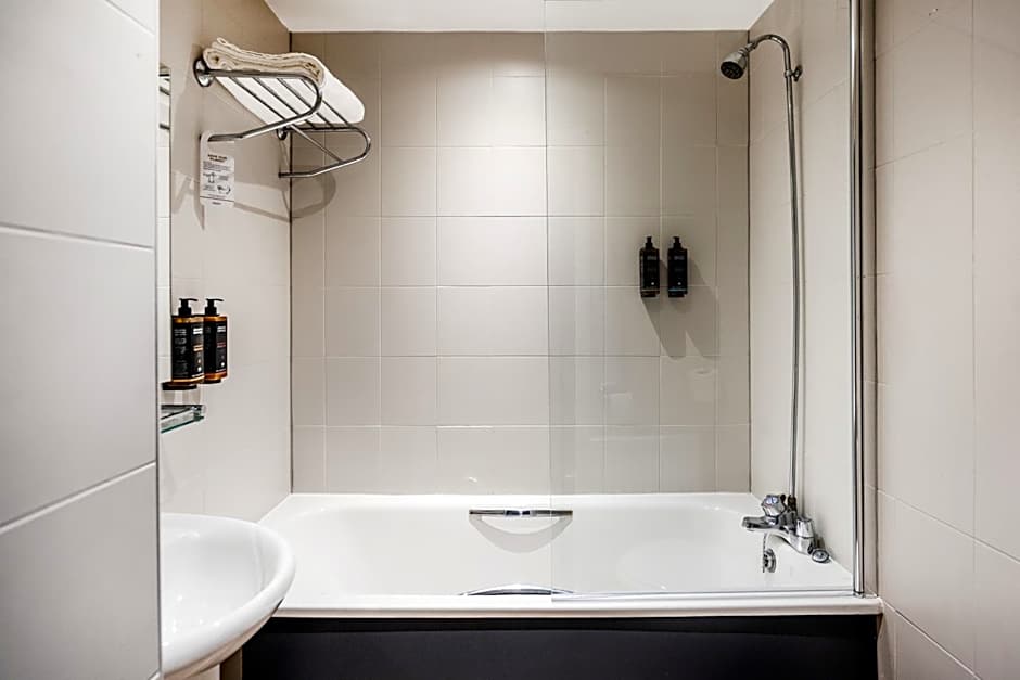 Mercure Chester Abbots Well Hotel