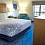 La Quinta Inn & Suites by Wyndham NE Long Beach/Cypress